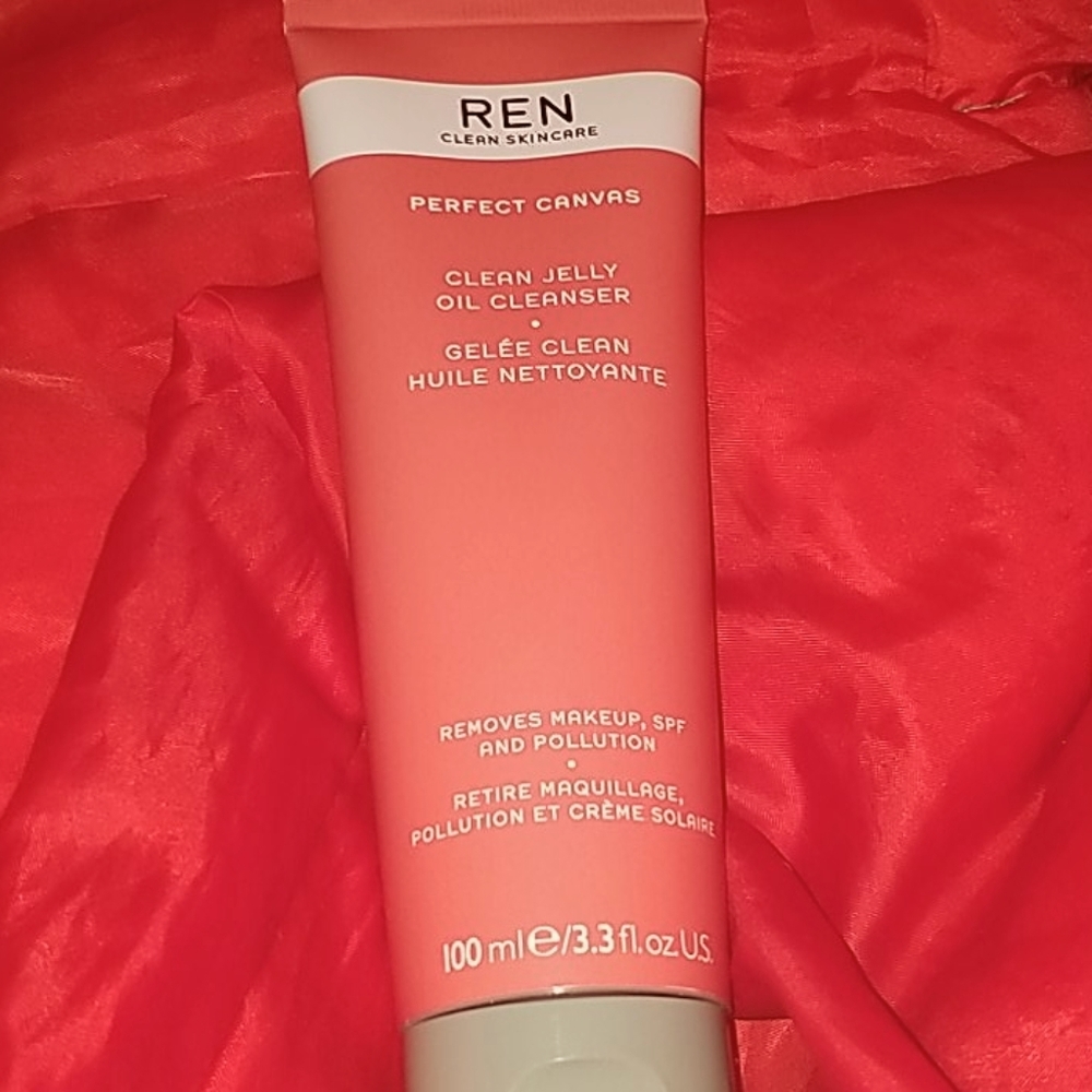 REN Clean Skincare Perfect Canvas Jelly Cleanser